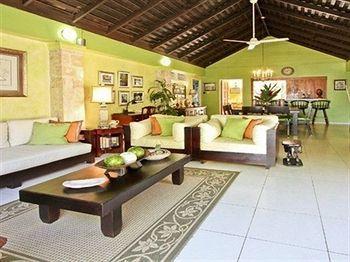 Paradise Beachfront Villas Rio Bueno ภายนอก รูปภาพ